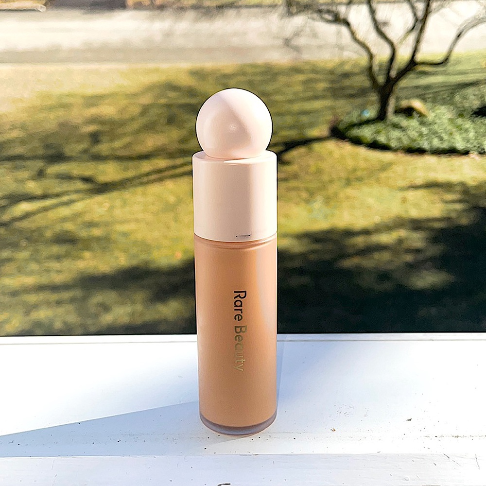 Rare Beauty Liquid Touch Weightless Foundation